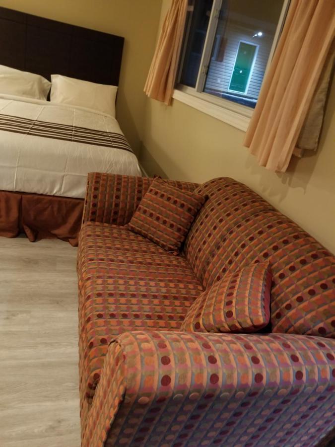 Silver Maple Motel ฮาลีเบอร์ตัน ภายนอก รูปภาพ